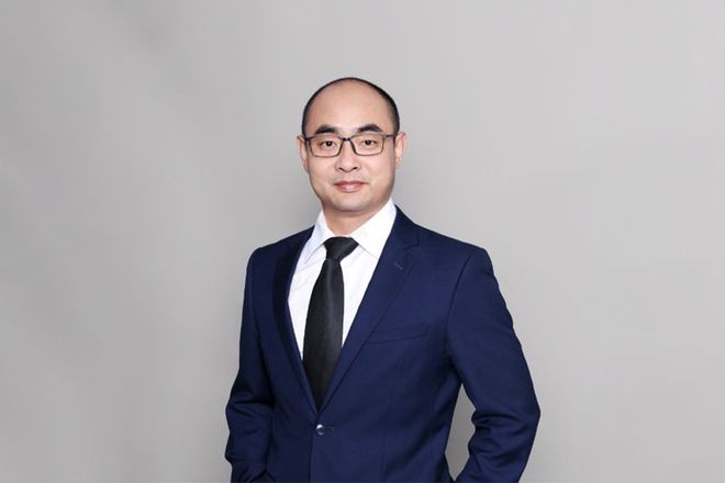 吉利任向飞：安全是第一属性不妥协、不降本(图1)