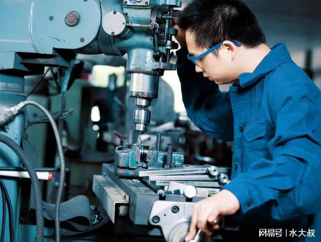 星空体育：高考成绩出来了普通家庭怎么选专业？看这6个就够了很透彻！(图2)